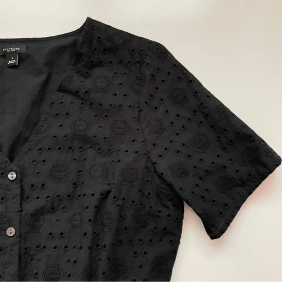Ann Taylor Factory Size 2 Black Lightweight Flowy Cutout Top Peplum Blouse - Picture 7 of 11